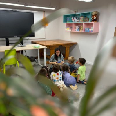 Moma New School - Inici de les extraescolars culturals en ANGLÈS! 🎨🎼👯‍♀️ - WhatsApp Image 2024 10 11 at 19.19.23 1